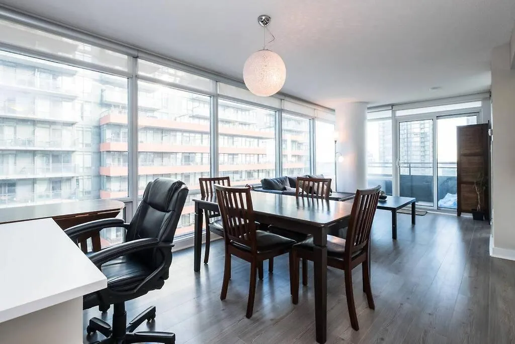 1B/1Ba Corner Lake View Condo Toronto Apartment